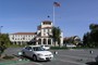 Hermann Hall (N36º 35.800' W121º 52.417'), tidligere Hotel del Monte, nu hotelbeboelse ved Naval Postgraduate School (NPS) i Monterey (20070520_0003).