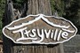 Itsyville (N36º 35.190' W121º 42.700') findes på Highway 68 mellem Monterey og Salinas, er en udstilling af nogle yderst fantasifulde, finurlige, flot udførte og interessante træskærearbejder (20070611_0031).