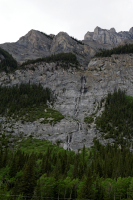 Vandfald med udspring i en underjordisk kilde, Banff, Canada.